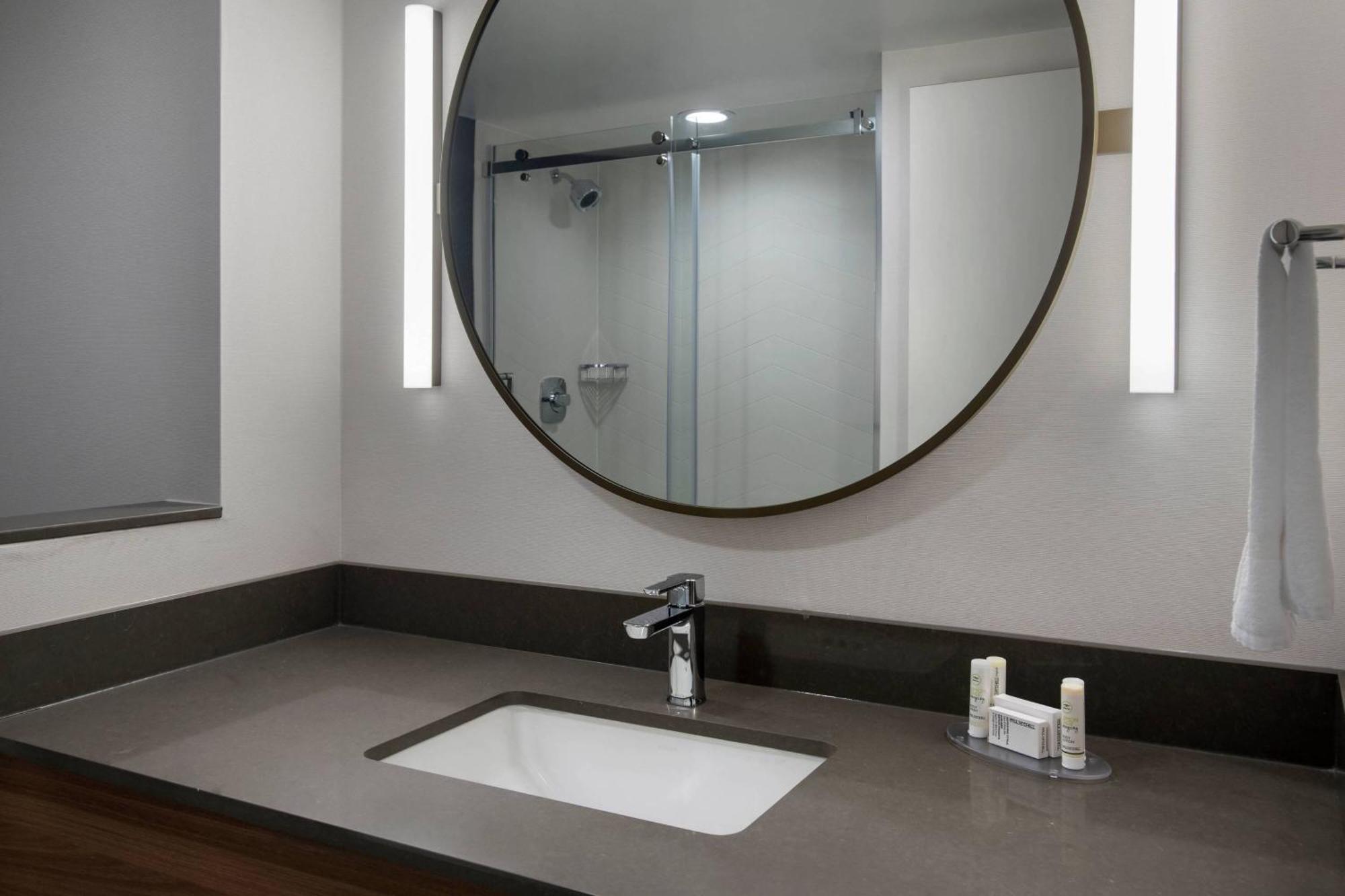Fairfield & By Marriott 3* Williamstown